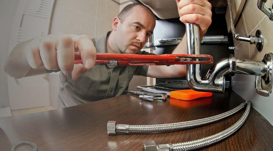 Expert burst pipe repair services in Houston, MO